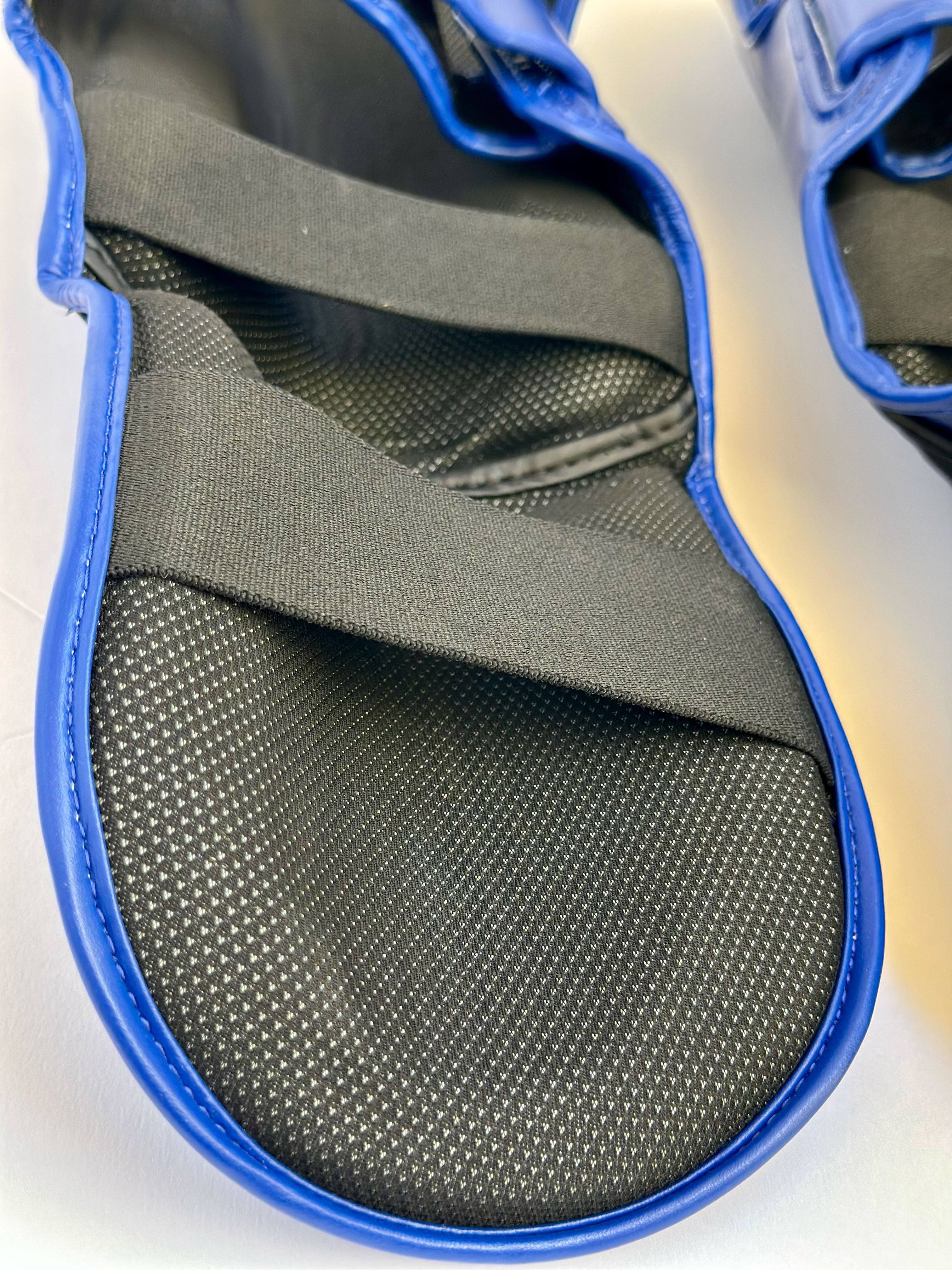 ADIDAS WAKO Approved Shin Guards - Unisex Leg Protection Pads for Kickboxing, Muay Thai, MMA, ADIWAKOGSS11