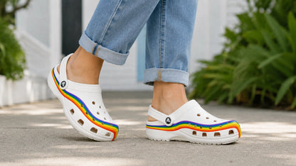 Crocs Classic Rainbow Dye Clog Unisex Clogs, Women’s US 6 / Men’s US 4